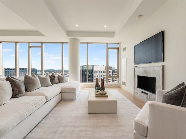 135 Seaport Blvd PH3B, Boston MA 02210
