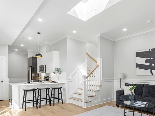 115 Thurston St I, Somerville MA 02145