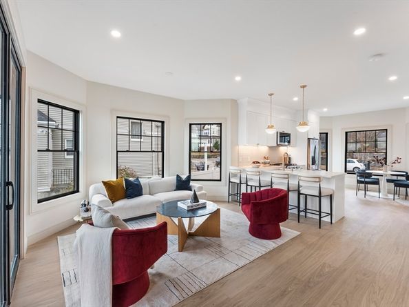 142 Metropolitan, Boston MA 02131