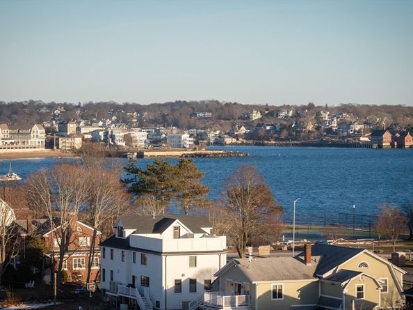 5 Marshfield St, Gloucester MA 01930