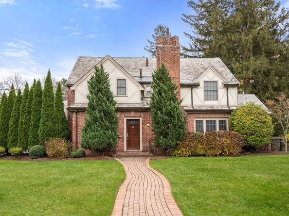 55 Evelyn Rd, Newton MA 02468