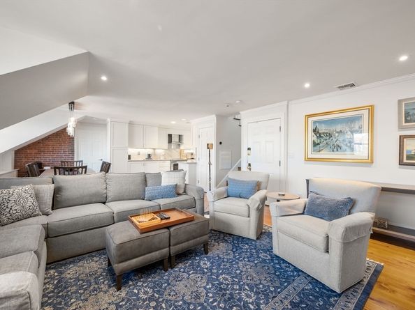 40-42 Mount Vernon St 5A, Boston MA 02108