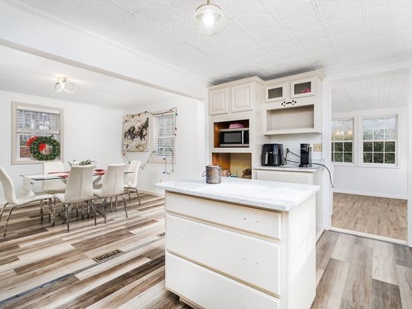 28 Holly Drive, Gardner MA 01440