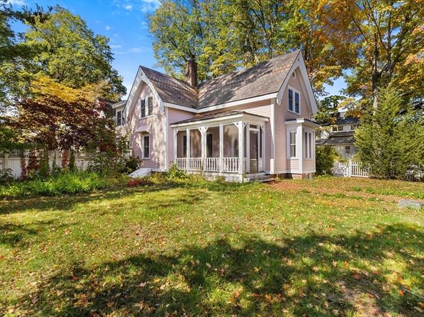 34 Thoreau Street 34, Concord MA 01742