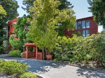 1435 Bellevue Avenue
