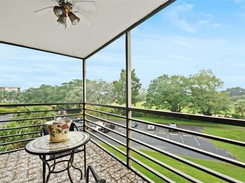 900 Saint Charles Pl