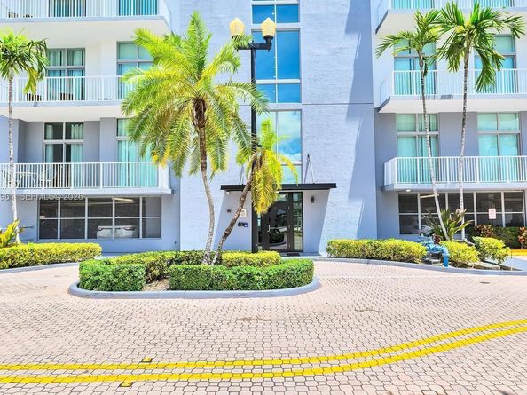 2100 Van Buren St 319, Hollywood FL 33020