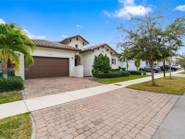 15102 SW 177th Ter, Miami FL 33187