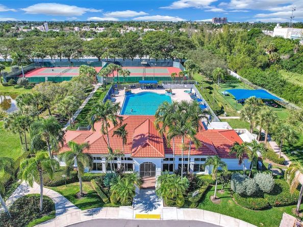 1425 Weeping Willow Way, Hollywood FL 33019