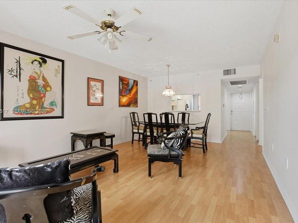 601 SW 142nd Ave 304Q, Pembroke Pines FL 33027