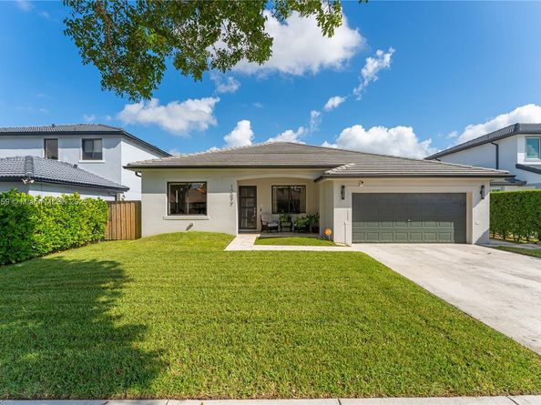 15977 SW 141st St, Miami FL 33196