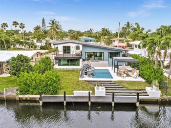 2448 Okeechobee Ln