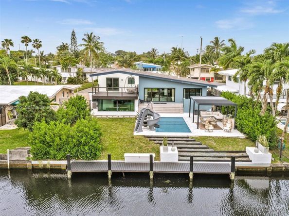 2448 Okeechobee Ln, Fort Lauderdale FL 33312
