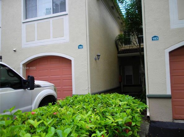 2493 Centergate Dr 102, Miramar FL 33025