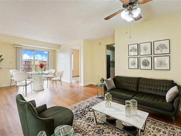 4801 NW 7th St 80316, Miami FL 33126