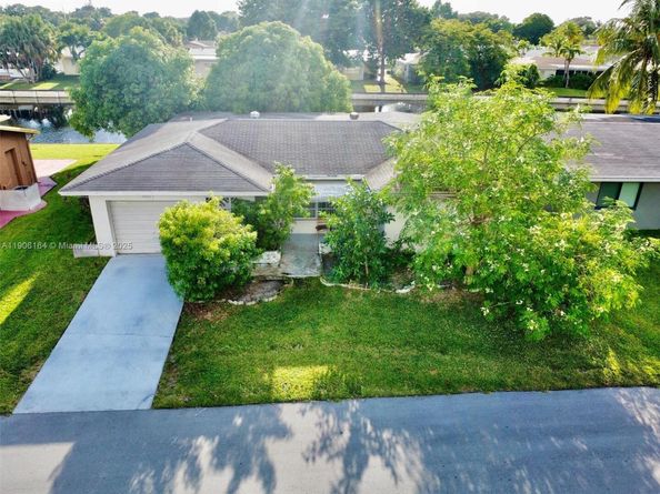 6013 NW 68th Ave, Tamarac FL 33321