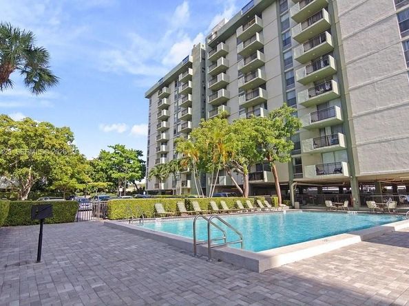 4848 NW 24th Ct 210, Lauderdale Lakes FL 33313