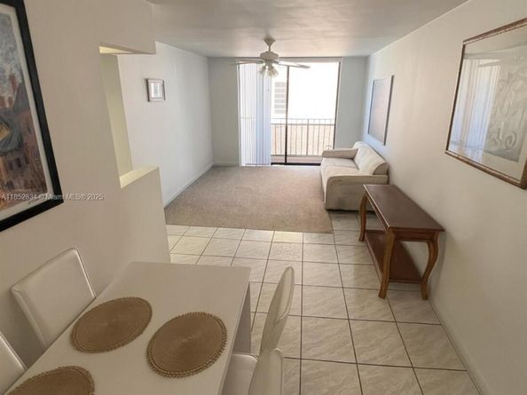 9686 Fontainebleau Blvd 402, Miami FL 33172