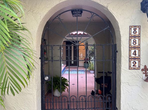 3842 Alcantara Ave 71D, Doral FL 33178