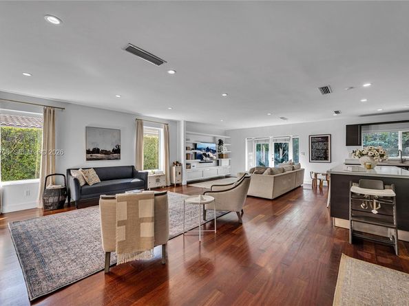 5516 Sardinia St, Coral Gables FL 33146