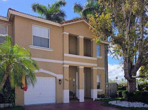 846 NW 135th Ter, Pembroke Pines FL 33028