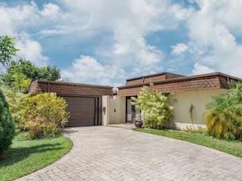 5311 Banyan Ln