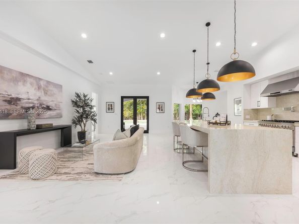 6845 SW 52nd St, Miami FL 33155