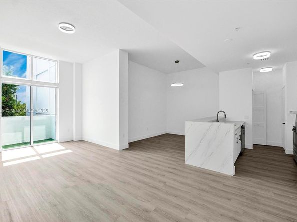 1871 NW S River Dr 501, Miami FL 33125