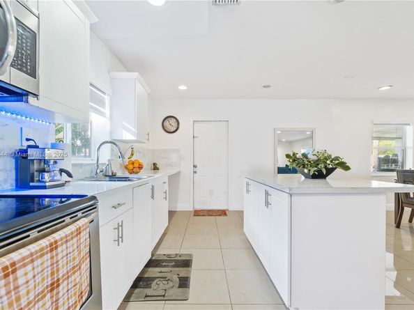 20340 NW 42nd Ave, Miami Gardens FL 33055