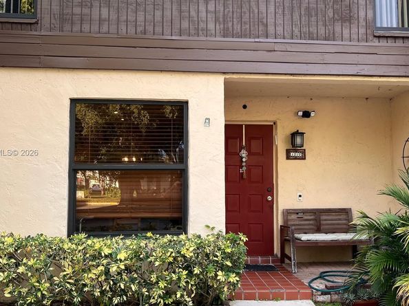 1210 NW 99th Ave 66, Pembroke Pines FL 33024