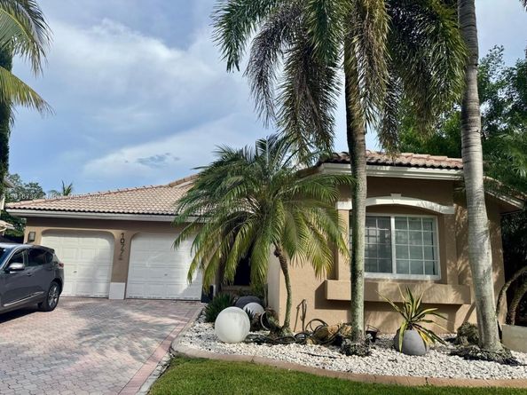 10772 NW 71st St, Doral FL 33178