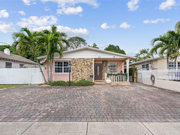 5951 SW 4th St, Miami FL 33144