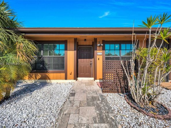 10341 Orange Ct, Pembroke Pines FL 33026