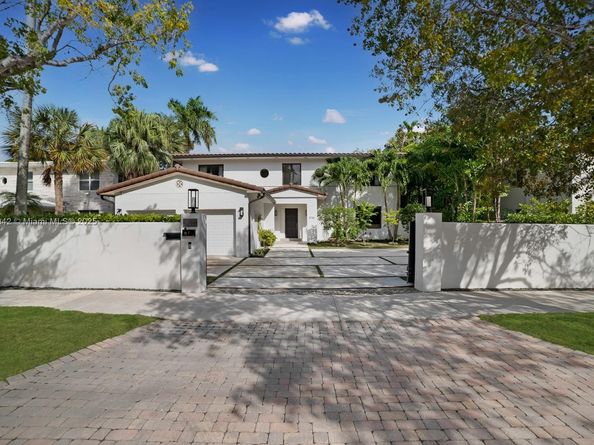 5735 N Bay Rd, Miami Beach FL 33140