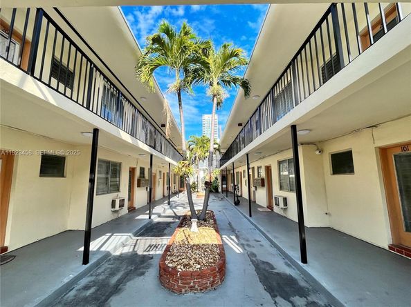 6895 Byron Ave 207, Miami Beach FL 33009