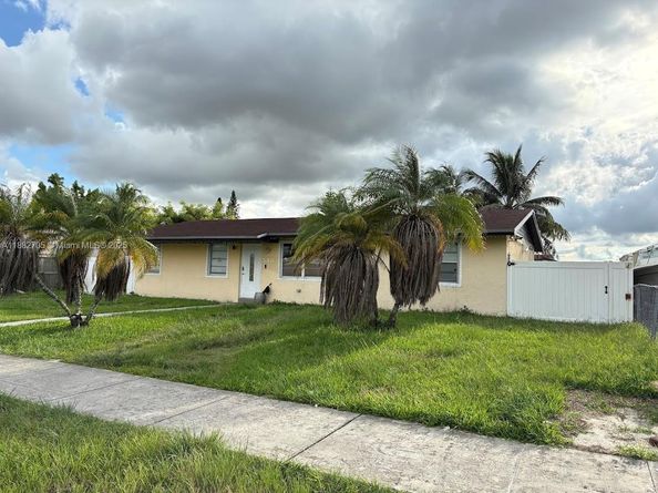548 SW 16th Ter, Homestead FL 33030