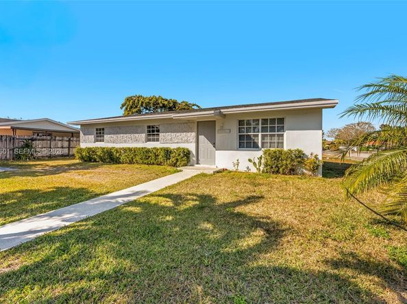 15231 SW 302nd St, Homestead FL 33033