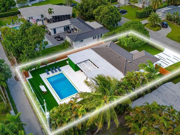 10658 NE 11th Ave, Miami Shores FL 33138