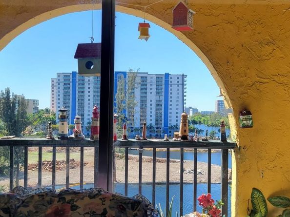 4801 NW 7th St 81016, Miami FL 33126