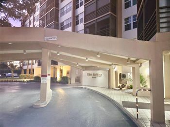 1400 Saint Charles Pl