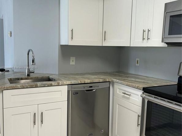 8801 Wiles Rd 306, Coral Springs FL 33067