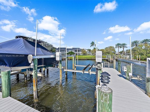 2001 Captains Way 2001, Jupiter FL 33477