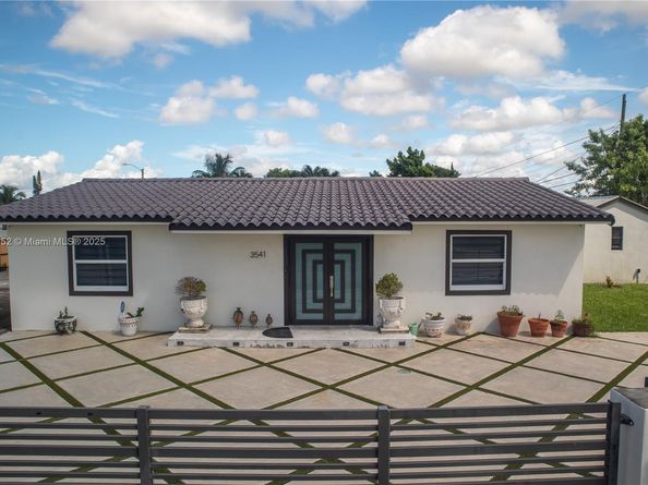 3541 SW 105th Ct, Miami FL 33165