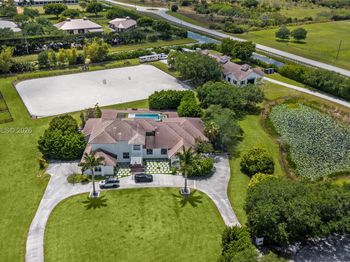 15722 Sunnyland Ln