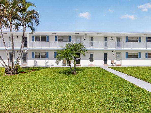 1115 LAKE Terrace 103, Boynton Beach FL 33426
