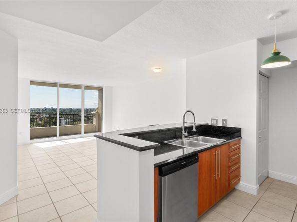 3232 SW 22nd st 905, Miami FL 33145