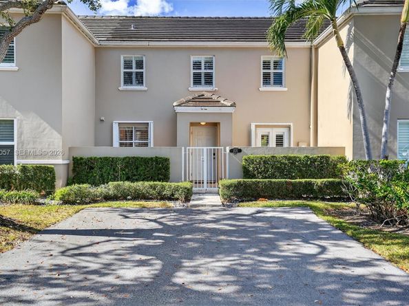 5570 SW 70th Pl S, Miami FL 33155