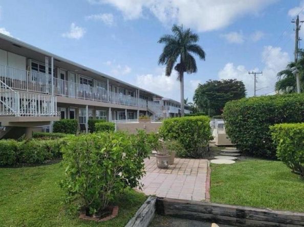 500 Layne Blvd 14, Hallandale Beach FL 33009