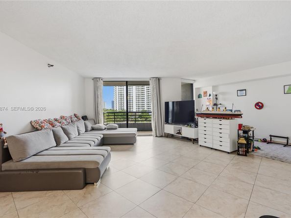 3300 NE 191st St 609, Aventura FL 33180