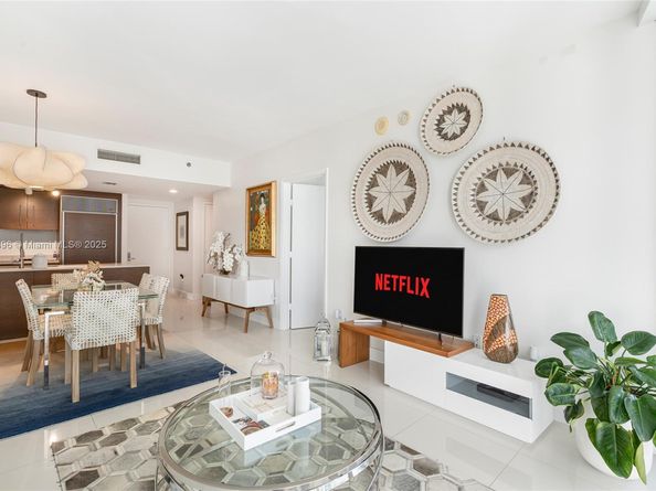 475 Brickell Ave 3111, Miami FL 33131